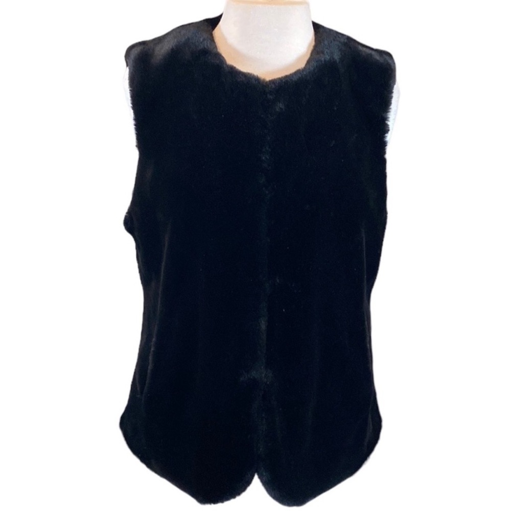 Kristen Blake Faux Fur Vest